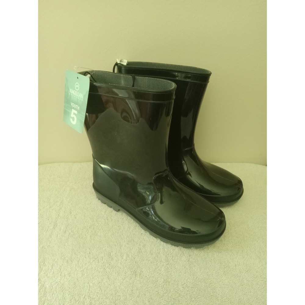 Magellan Outdoors Youth Sz-5 Black Waterproof Rubber Boots NWT